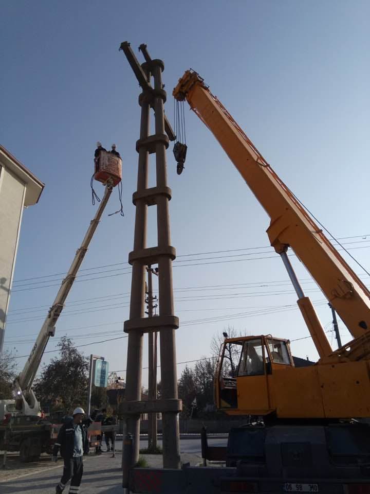 Düzce'de prefabrik kabin yükleme çalışması — Umut Vinç